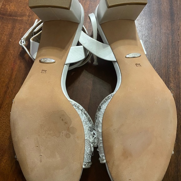 BADGLEY MISCHKA ivory heels! - Picture 4 of 4